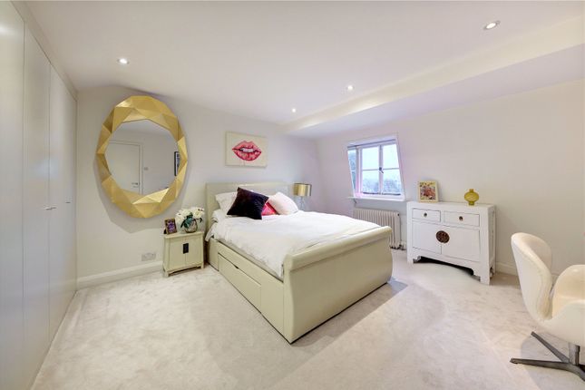 Flat 6, 2, Gloucester Gate, London photo 4