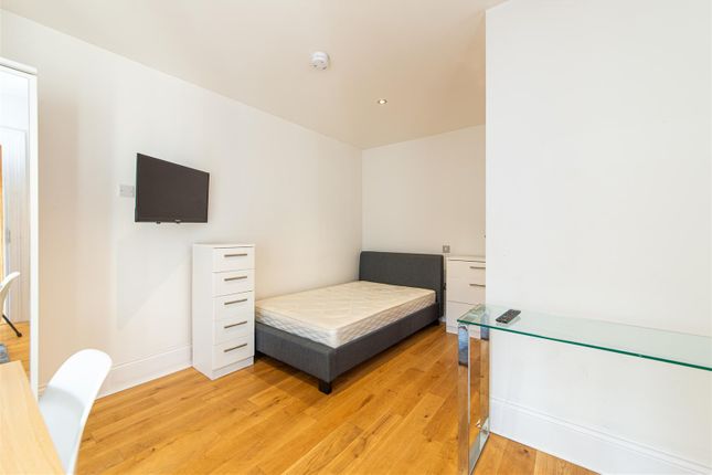 Flat to rent in Chaucer Building, Grainger Street, Newcastle Upon Tyne