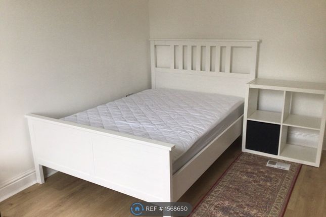 Room to rent in High Town Road, Luton