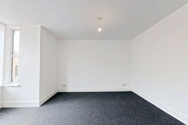 Flat 1, 1 London Road, Sittingbourne photo 3