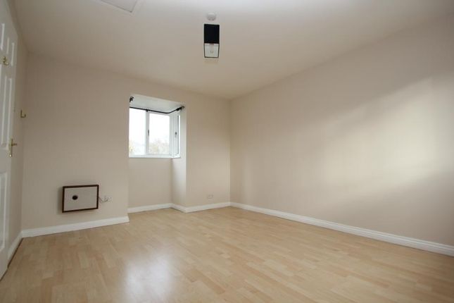 12, Friary Court, Woking photo 4