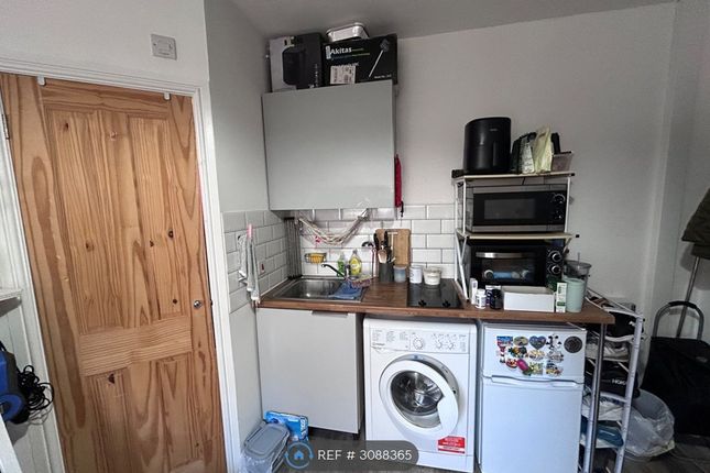 Flat, Watford photo 3