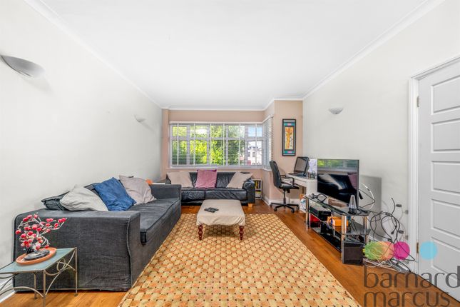 20, Addington Drive, London photo 3