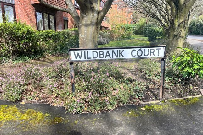 Flat to rent in White Rose Lane, Woking