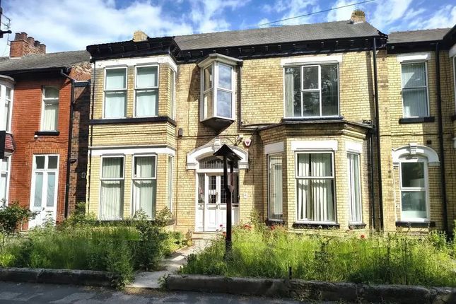 7-bed terraced on 68 Sunny Bank, Hull, £65,000