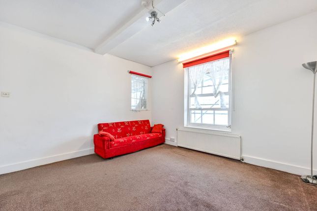 Flat to rent in Derby Lodge, King's Cross, London