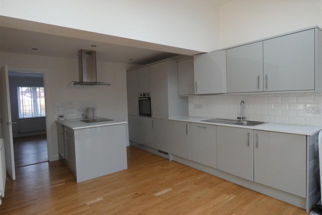 33, Lingfield Road, Burton-On-Trent photo 4