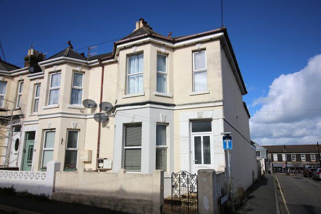 2-bed flat on Victoria Road, Saltash, £950/mo