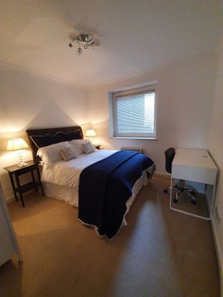 Flat to rent in Boardwalk Place, Canary Wharf