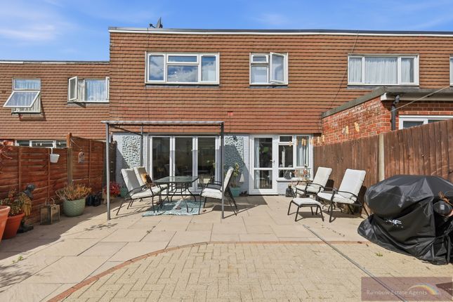 50, Cullings Court, Waltham Abbey photo 4