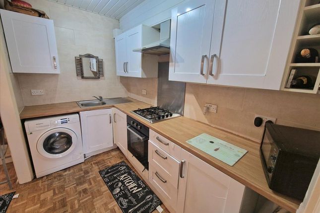 111, Longhill Road, London photo 4