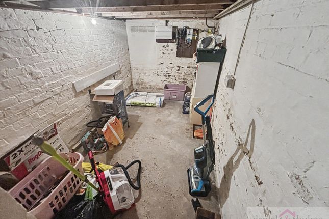 21 Osborne Street, Leek photo 4