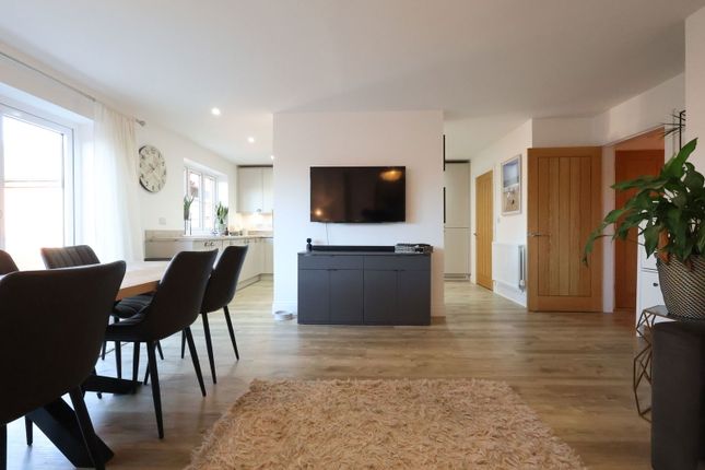 15, Dragoon Road, Ross on Wye, HR9 7YR photo 4