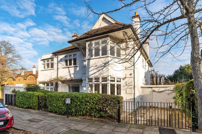 Thumbnail Property for sale in Cholmeley Crescent, Highgate Village