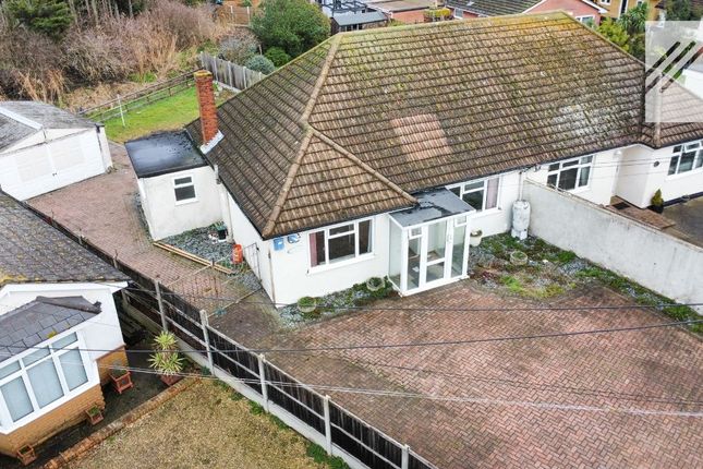 22a Clinton Road, Canvey Island photo 2