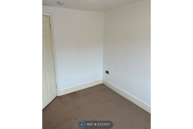 Flat, High St, Herne Bay photo 3
