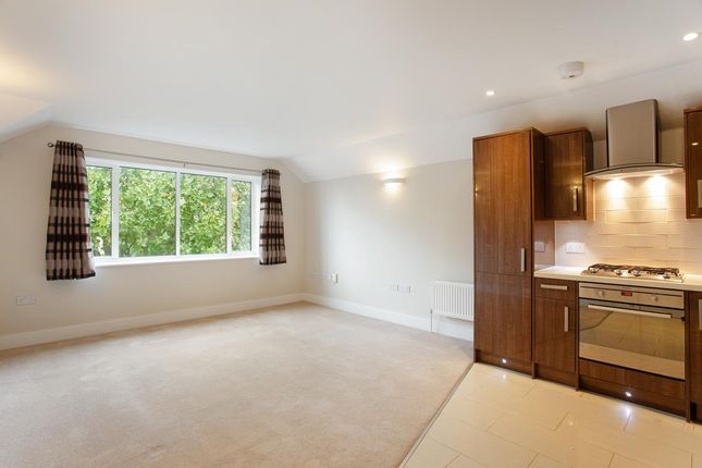 Flat to rent in Nevis Court, Maple Road