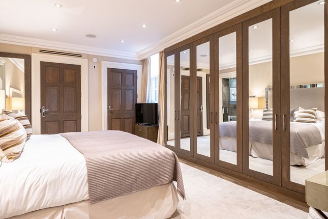 Flat for sale in North Audley Street, London, 6
