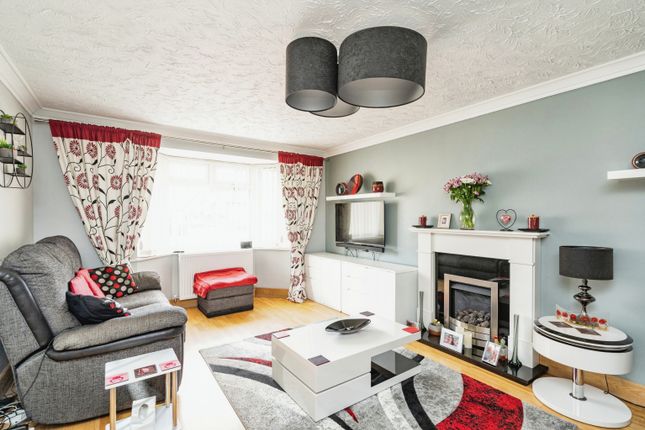 12, Hazel Road, Attleborough photo 4