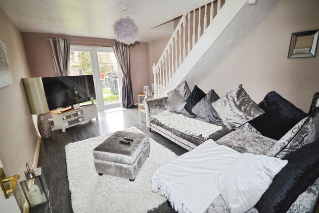 28, Vicarage Gardens, Derbyshire photo 3