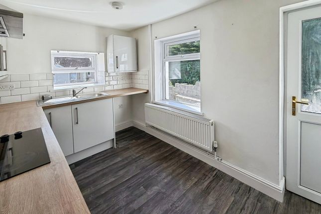 10, Lynn Street, Swansea photo 3
