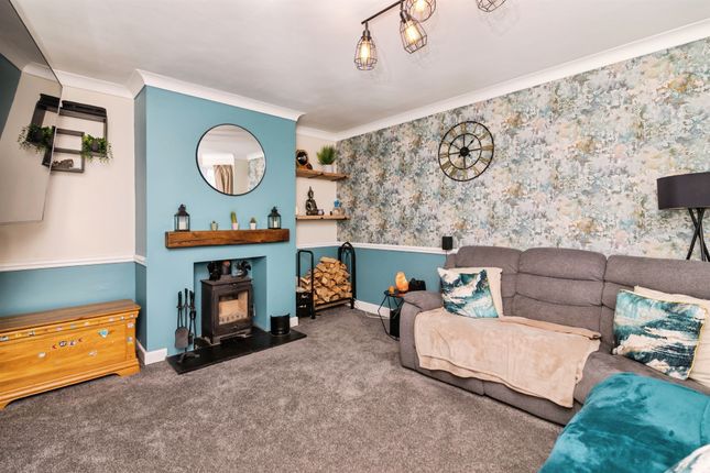 72, Oulton Road, Lowestoft photo 3