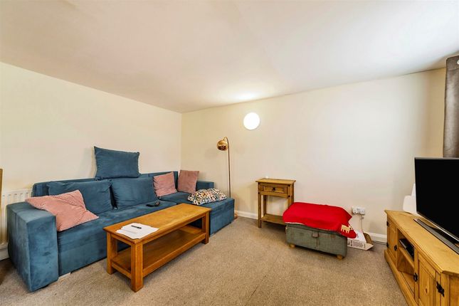 Flat 2, 24, Westgate, Grantham photo 3