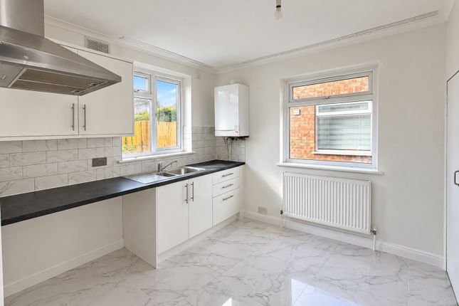 32, Hertford Road, Enfield photo 3