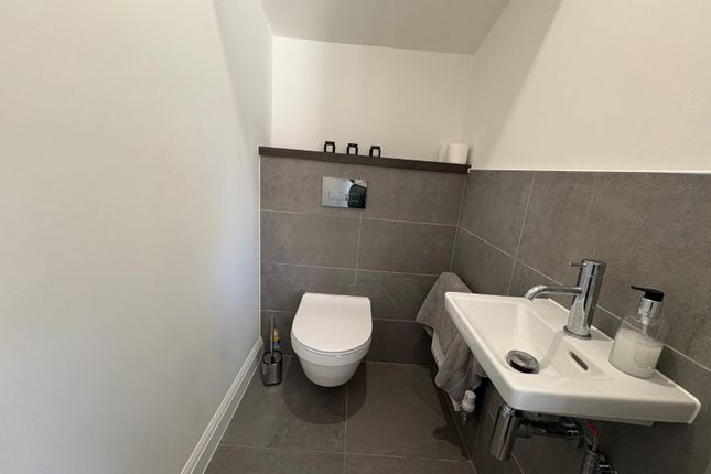 7, Barnes Way, Hull photo 5