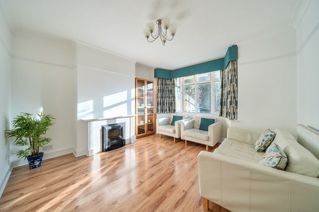 20, Lincoln Road, Harrow photo 3
