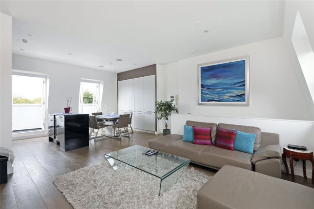 Flat to rent in Shrewsbury Road, Notting Hill