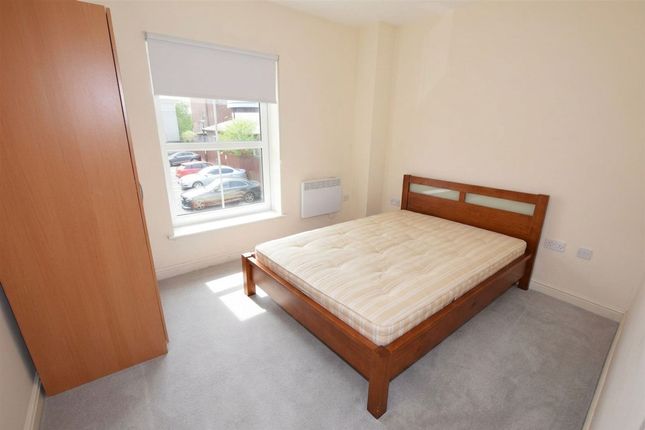 Flat 19, Solomons Court, London photo 5