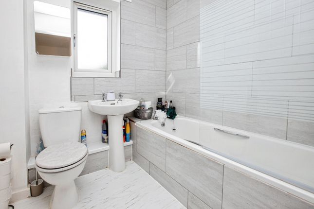 67, High Hazles Drive, Nottinghamshire photo 3