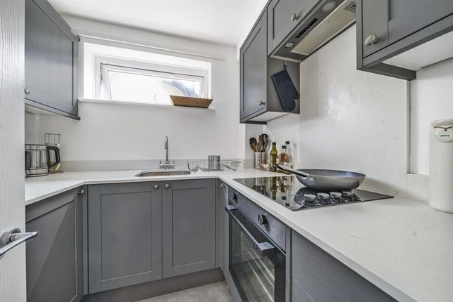 Flat 39, Deanswood Maidstone Road, London photo 2