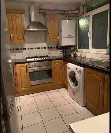 Thumbnail Room to rent in Brockmer House, Crowder St, London