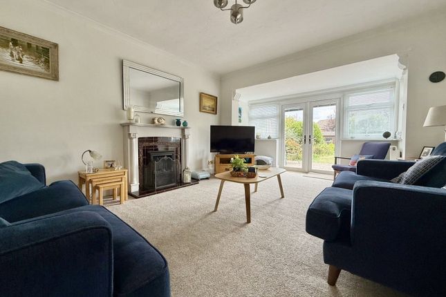 18, Green Lane, Gloucester photo 2