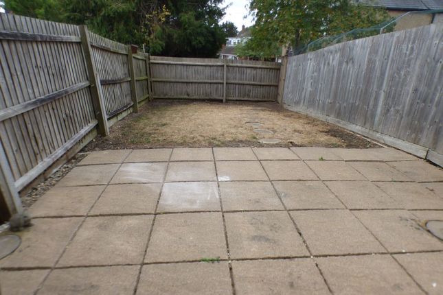 31, Oxfield Park Drive, Milton Keynes photo 4