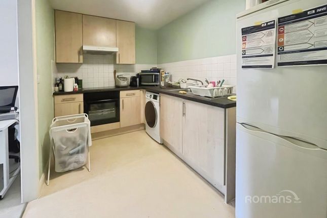 Flat 26, Cardinal House, Farnborough photo 2