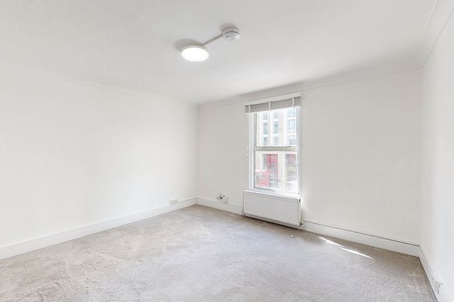 Thumbnail Maisonette to rent in Holloway Road, London