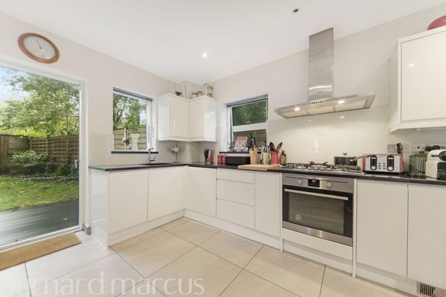 4-bed house on 64, Grafton Road, Surrey, £3,500/mo