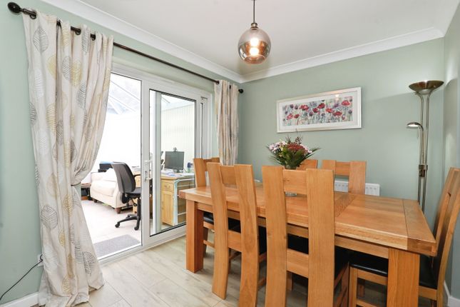 39, St. Matthews Close, Haslington photo 4