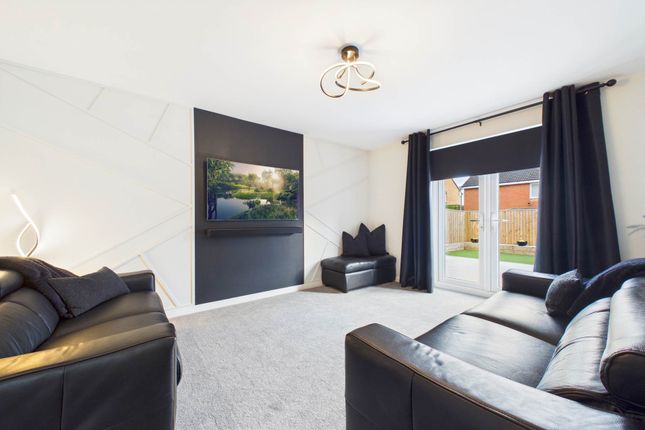 21, Greenlaw Path, Airdrie photo 2