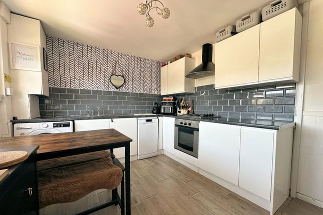 38, Bayly Avenue, Fareham photo 3