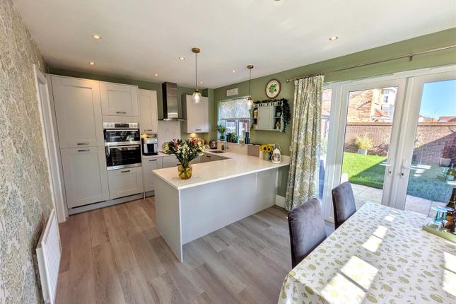 11, Horseshoe Way, Yapton photo 2