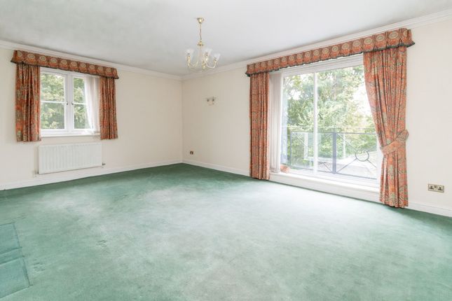 8 Wilton Court, Edgware photo 2