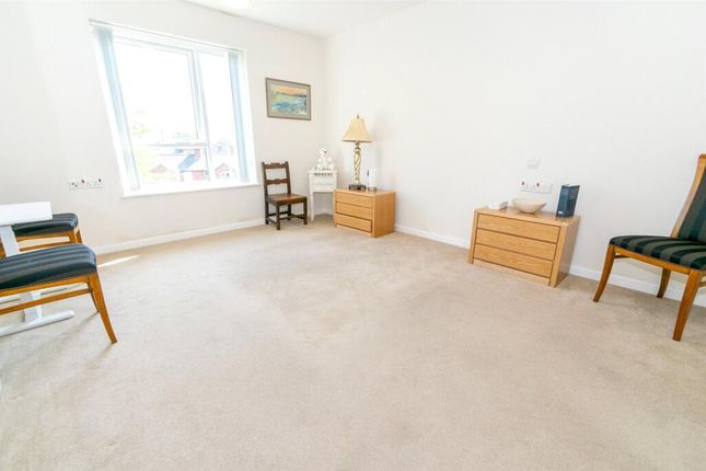 58 Willowmere, East Road, Middlewich photo 2