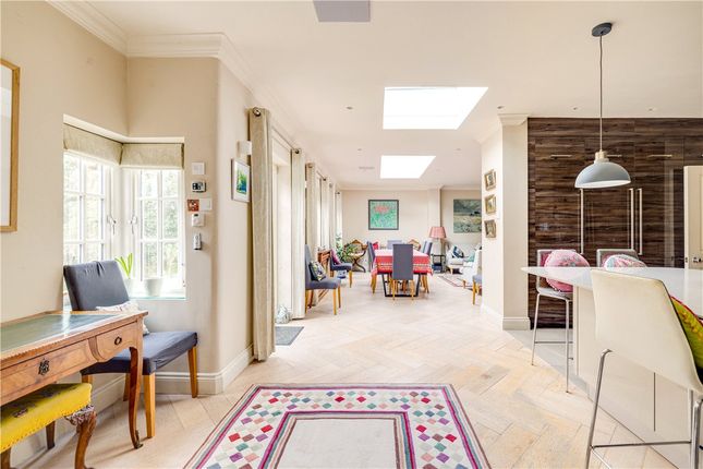 24, Ellerton Road, London photo 4