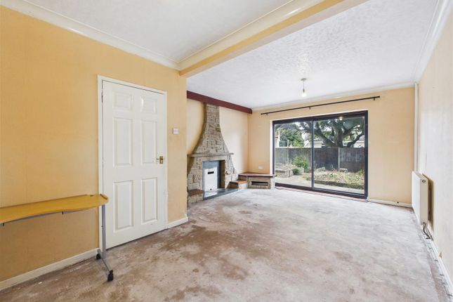 43, Snape Hill Crescent, Dronfield photo 3