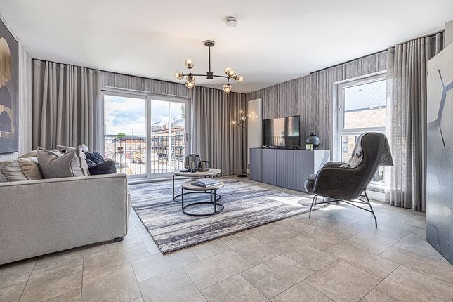 Thumbnail Flat for sale in Prince's Quay, Festival Court, Glasgow