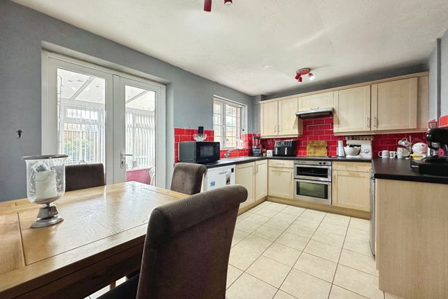 3, Wastwater Court, Perton, Wolverhampton photo 4